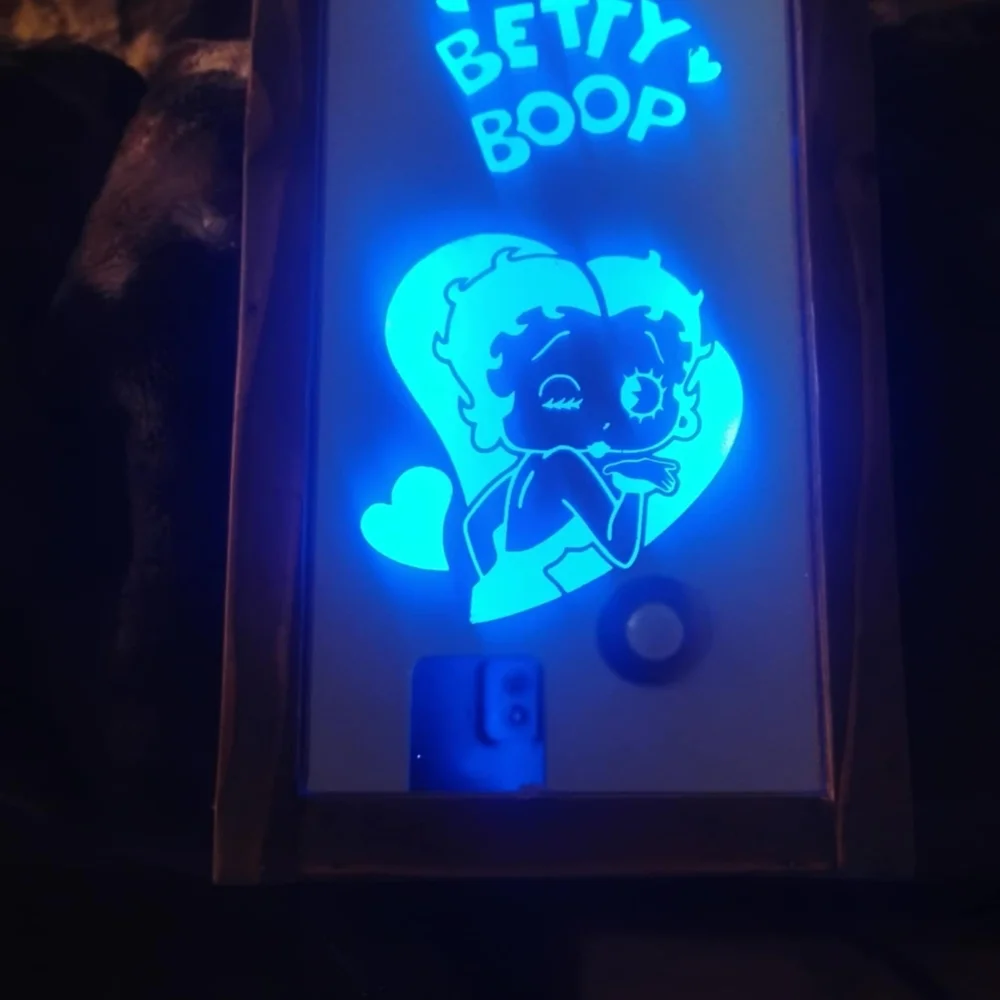 Betty Boop Illuminated Wall Mirror
